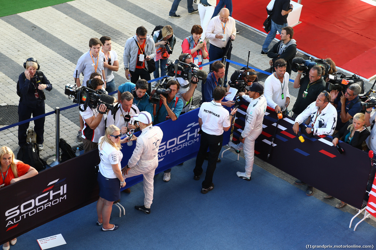 GP RUSSIA, 11.10.2014- Lewis Hamilton (GBR) Mercedes AMG F1 W05 e Valtteri Bottas (FIN) Williams F1 Team FW36 meet te media