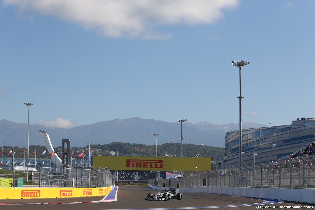 GP RUSSIA, 10.10.2015- Prove Libere 1, Nico Rosberg (GER) Mercedes AMG F1 W05
