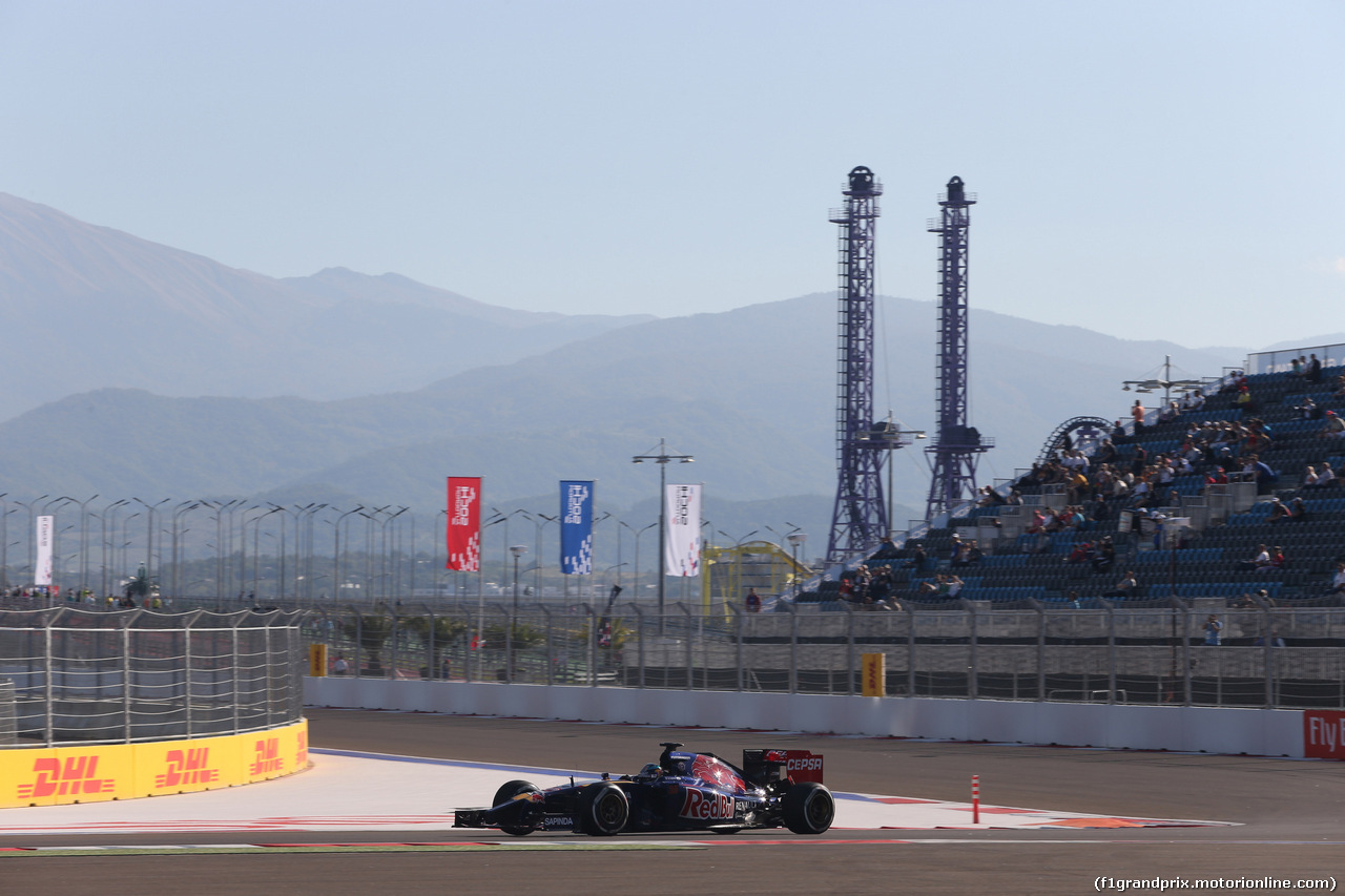 GP RUSSIA, 10.10.2015- Prove Libere 1, Jean-Eric Vergne (FRA) Scuderia Toro Rosso STR9