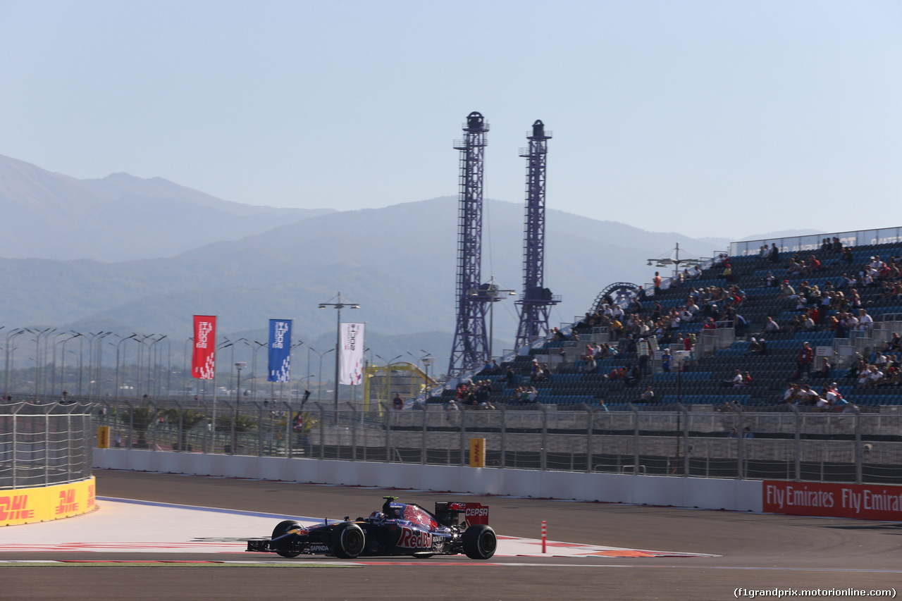 GP RUSSIA, 10.10.2015- Prove Libere 1, Daniil Kvyat (RUS) Scuderia Toro Rosso STR9