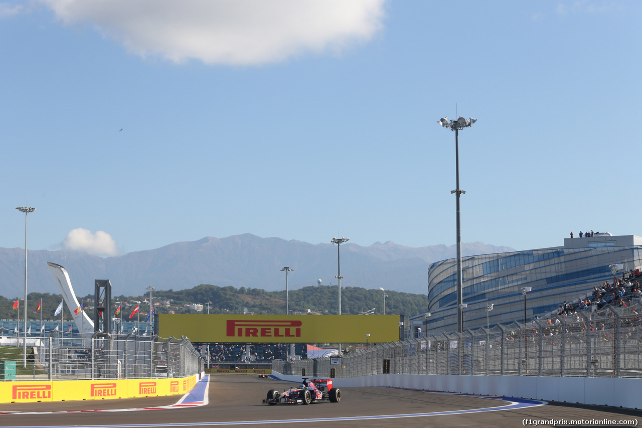 GP RUSSIA, 10.10.2015- Prove Libere 1, Jean-Eric Vergne (FRA) Scuderia Toro Rosso STR9