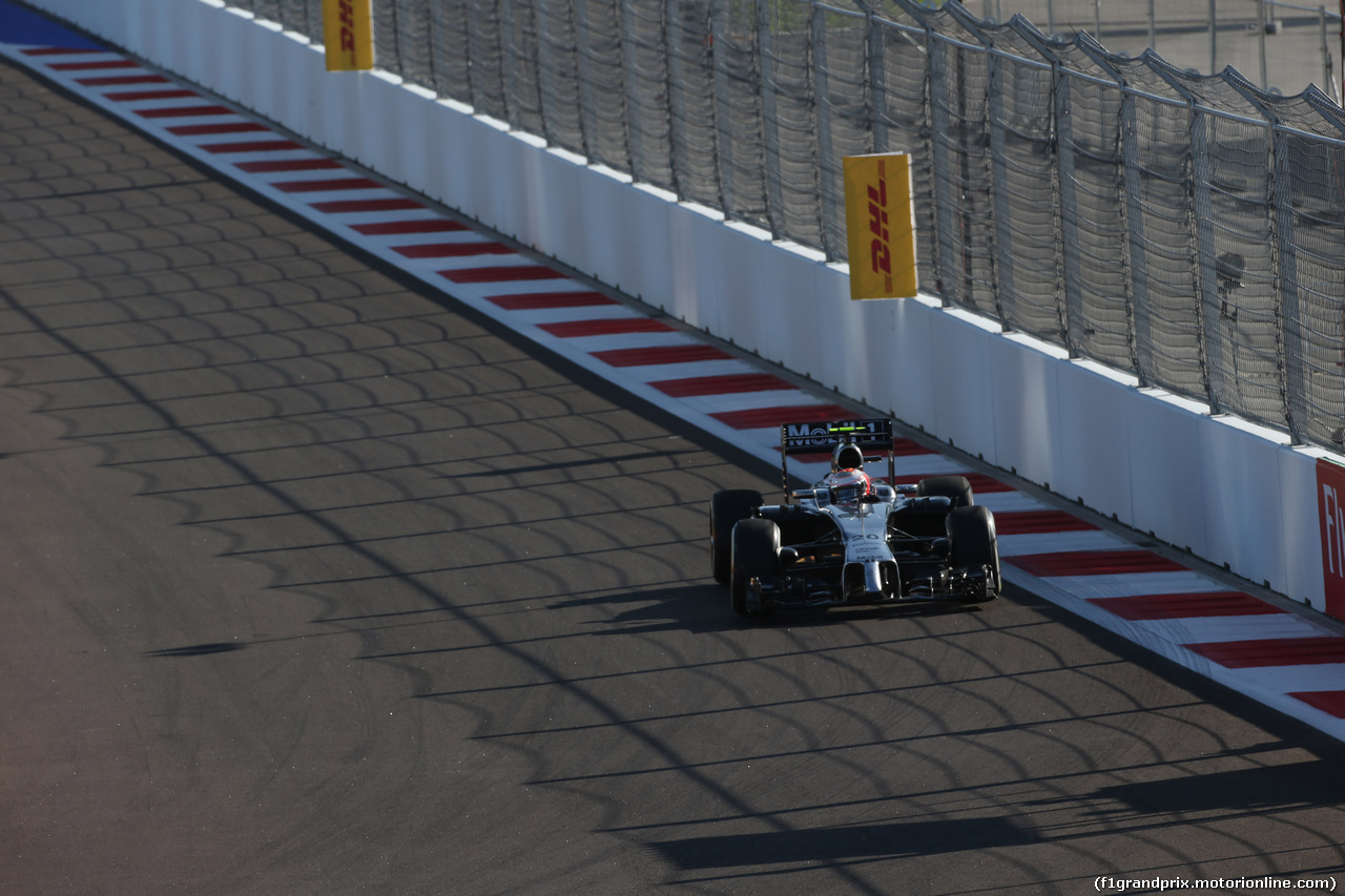 GP RUSSIA, 10.10.2015- Prove Libere 1, Kevin Magnussen (DEN) McLaren Mercedes MP4-29