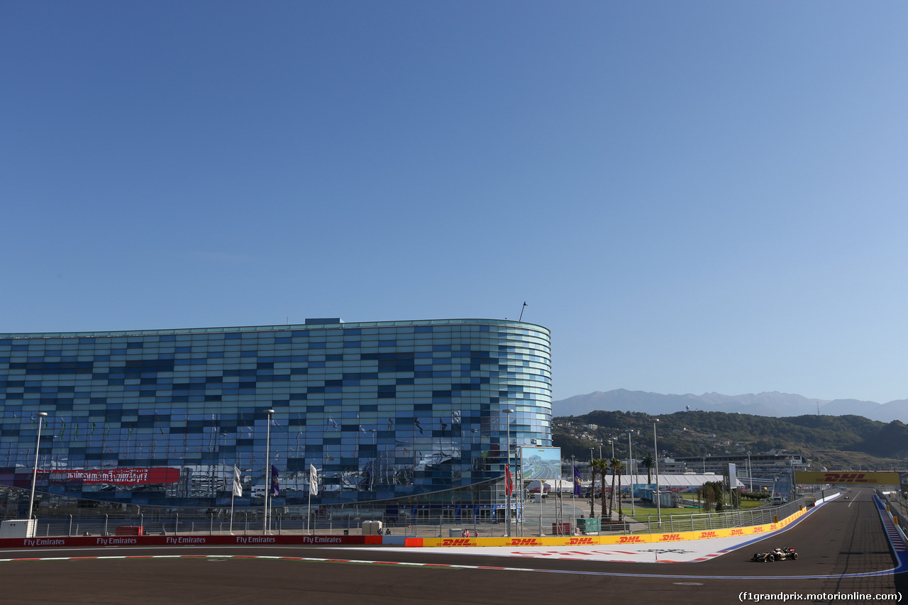 GP RUSSIA, 10.10.2015- Prove Libere 1, Romain Grosjean (FRA) Lotus F1 Team E22