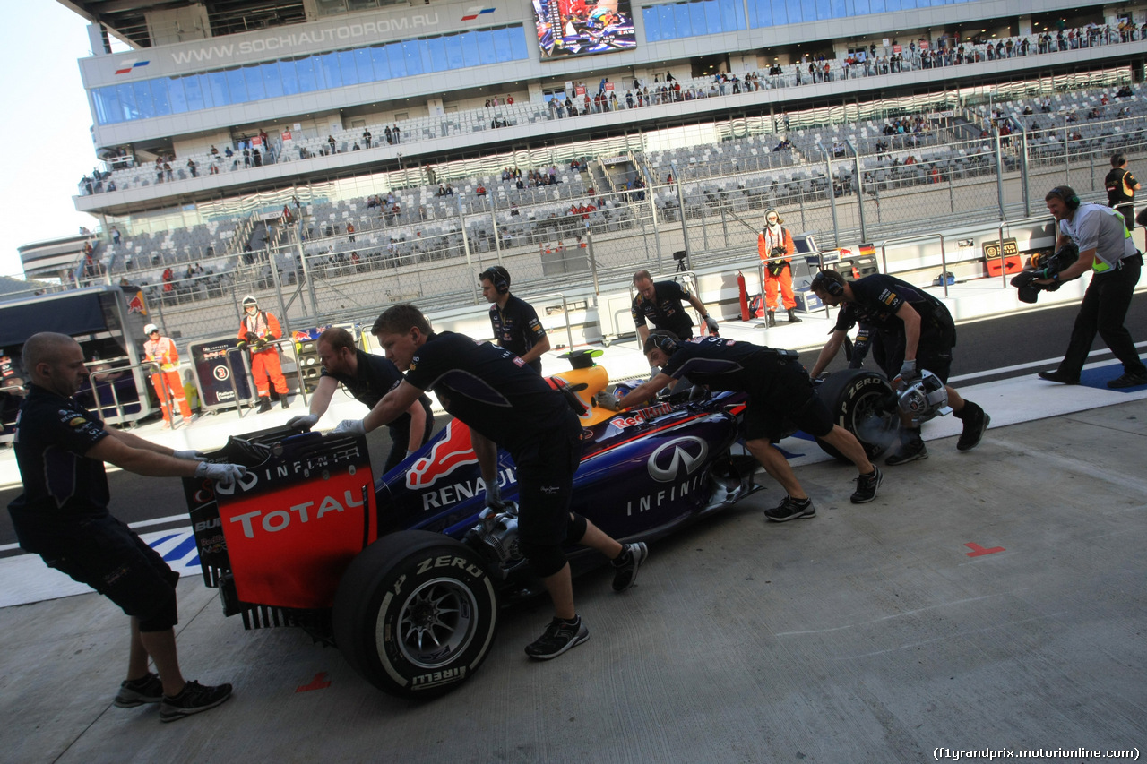 GP RUSSIA, 10.10.2015- Prove Libere 1, Daniel Ricciardo (AUS) Infiniti Red Bull Racing RB10