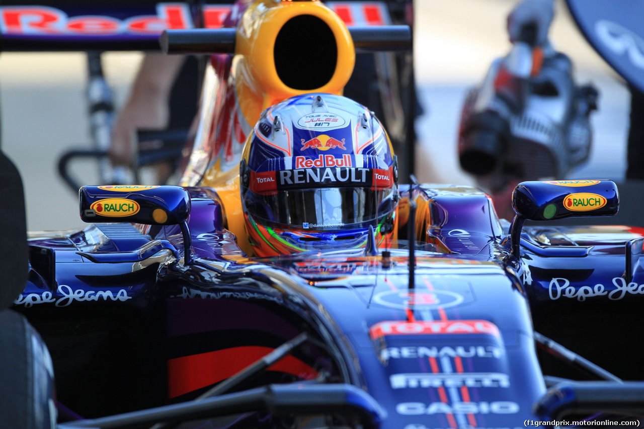 GP RUSSIA, 10.10.2015- Prove Libere 1, Daniel Ricciardo (AUS) Infiniti Red Bull Racing RB10