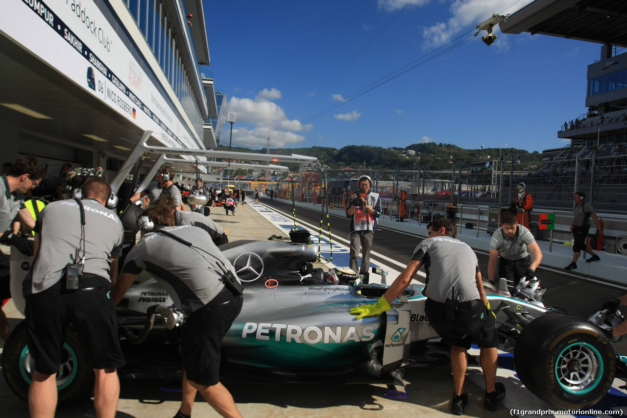 GP RUSSIA, 10.10.2015- Prove Libere 1, Lewis Hamilton (GBR) Mercedes AMG F1 W05