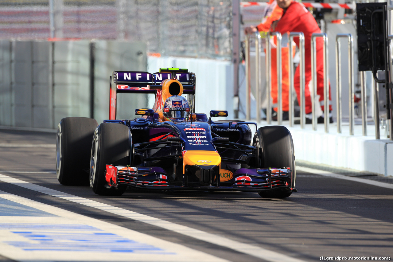 GP RUSSIA, 10.10.2015- Prove Libere 1, Daniel Ricciardo (AUS) Infiniti Red Bull Racing RB10