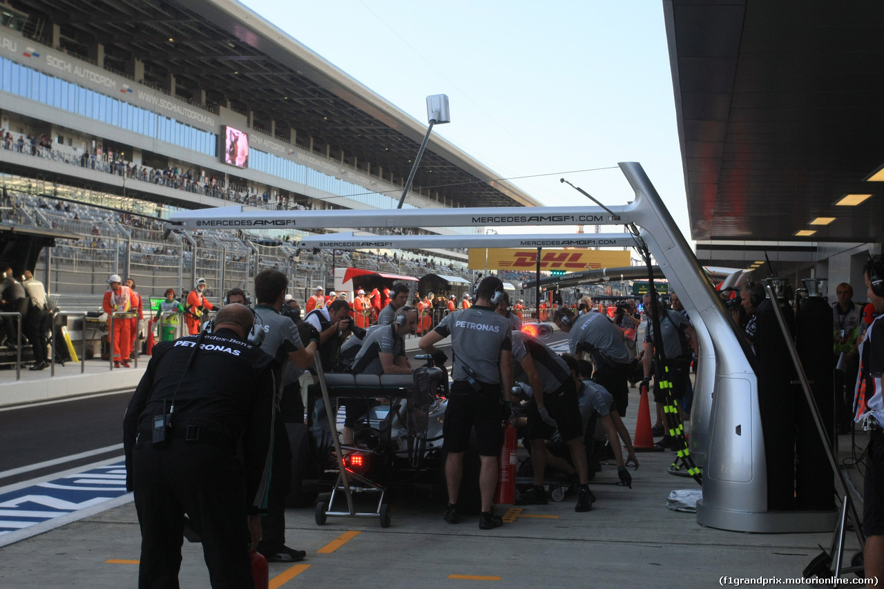 GP RUSSIA, 10.10.2015- Prove Libere 1, Lewis Hamilton (GBR) Mercedes AMG F1 W05