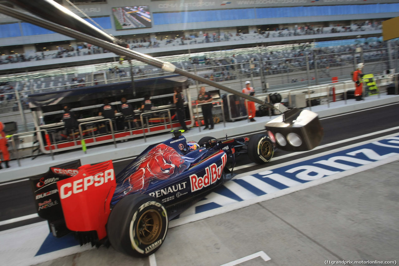 GP RUSSIA, 10.10.2015- Prove Libere 1, Daniil Kvyat (RUS) Scuderia Toro Rosso STR9