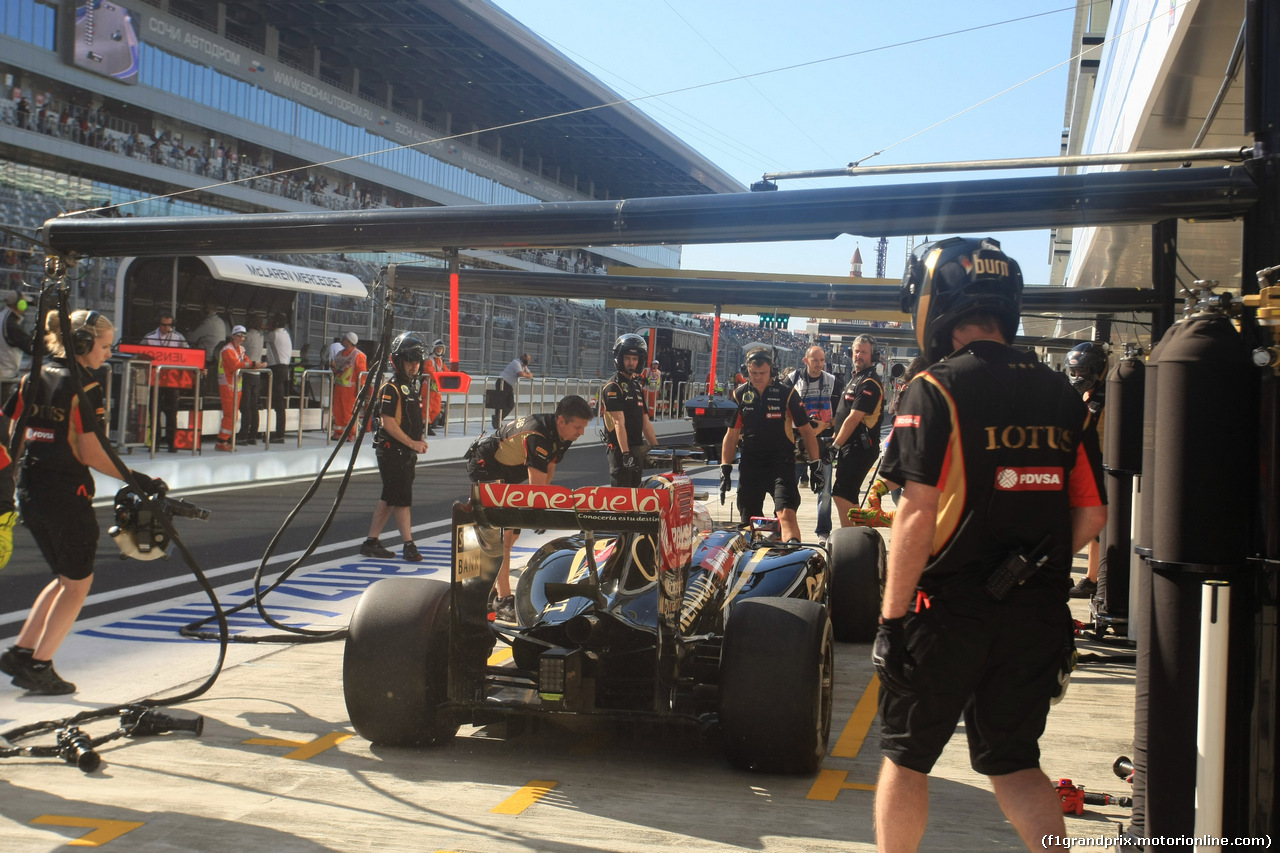 GP RUSSIA, 10.10.2015- Prove Libere 1, Romain Grosjean (FRA) Lotus F1 Team E22