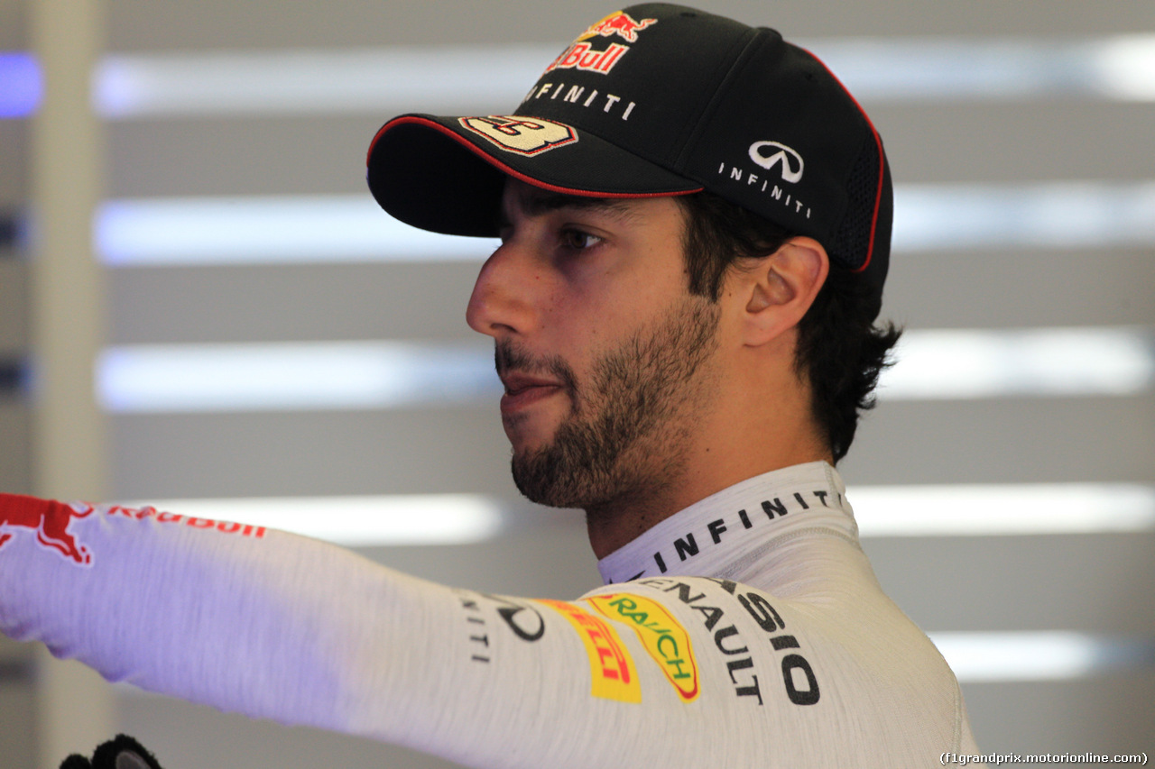 GP RUSSIA, 10.10.2015- Prove Libere 1, Daniel Ricciardo (AUS) Infiniti Red Bull Racing RB10