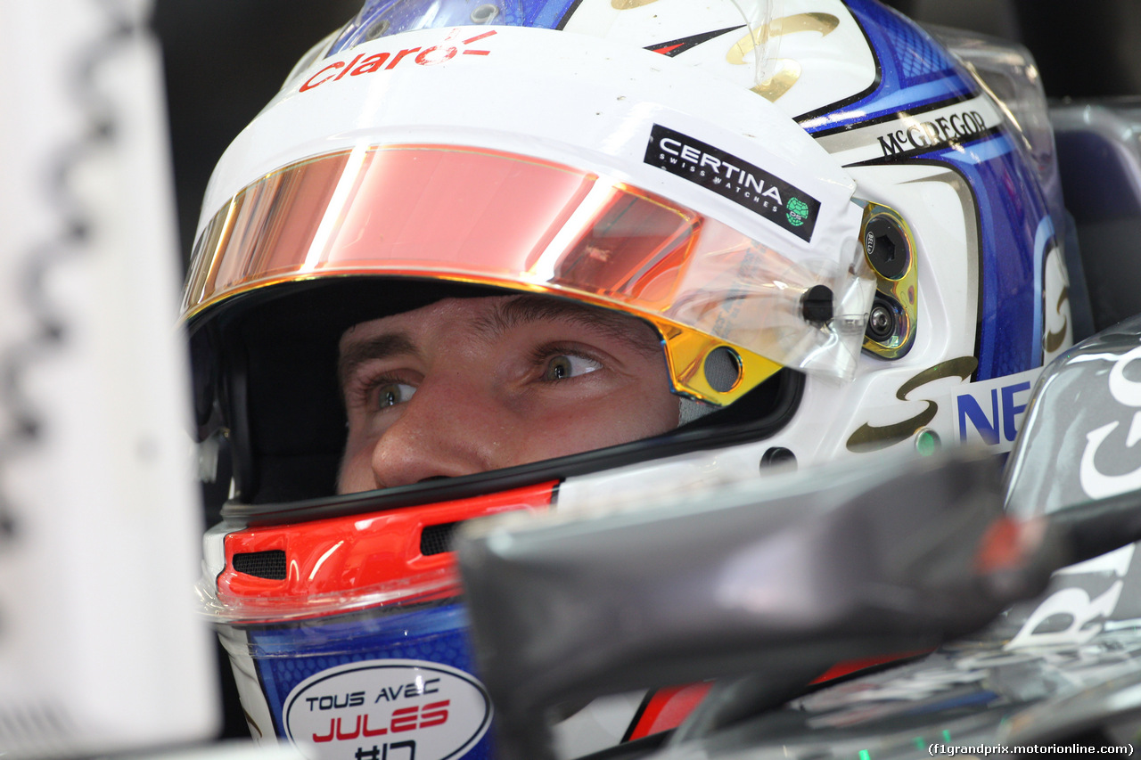GP RUSSIA, 10.10.2015- Prove Libere 1, Sergey Sirotkin  (RUS) Sauber
