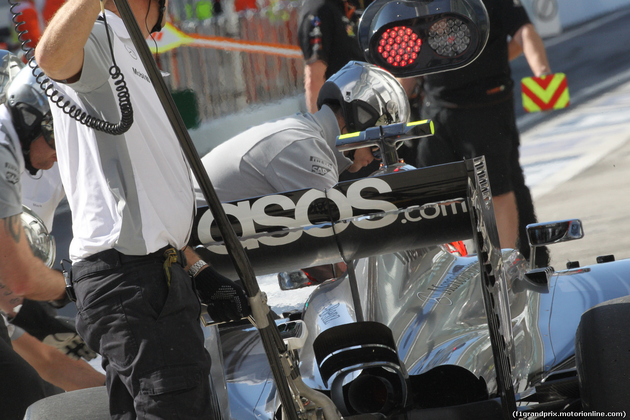 GP RUSSIA, 10.10.2015- Prove Libere 1, Kevin Magnussen (DEN) McLaren Mercedes MP4-29