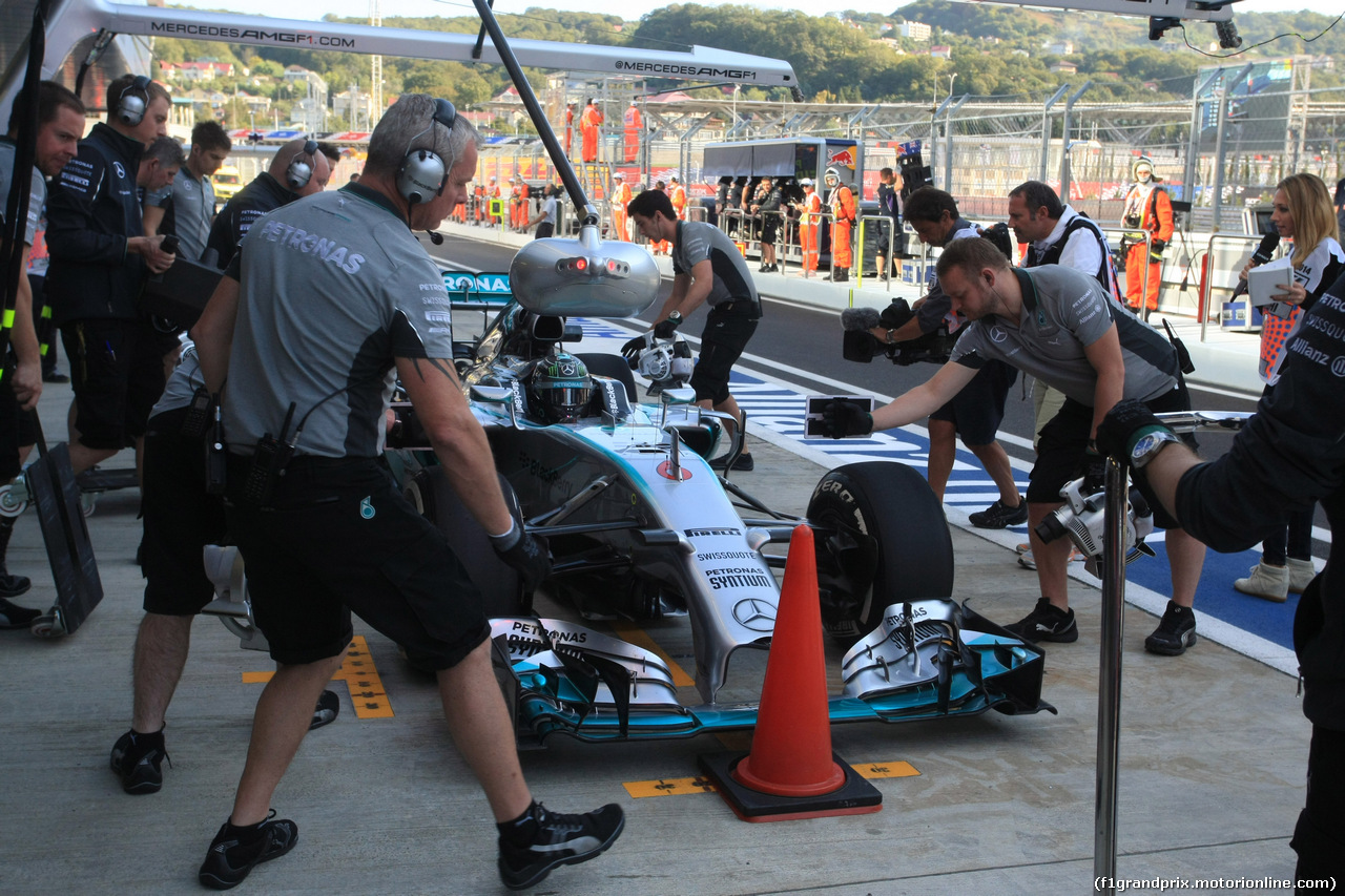 GP RUSSIA, 10.10.2015- Prove Libere 1, Nico Rosberg (GER) Mercedes AMG F1 W05
