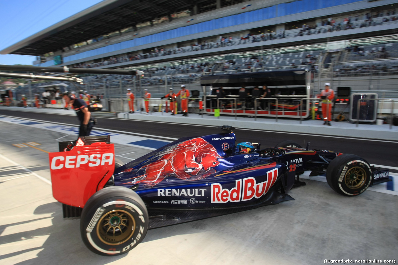 GP RUSSIA, 10.10.2015- Prove Libere 1, Jean-Eric Vergne (FRA) Scuderia Toro Rosso STR9