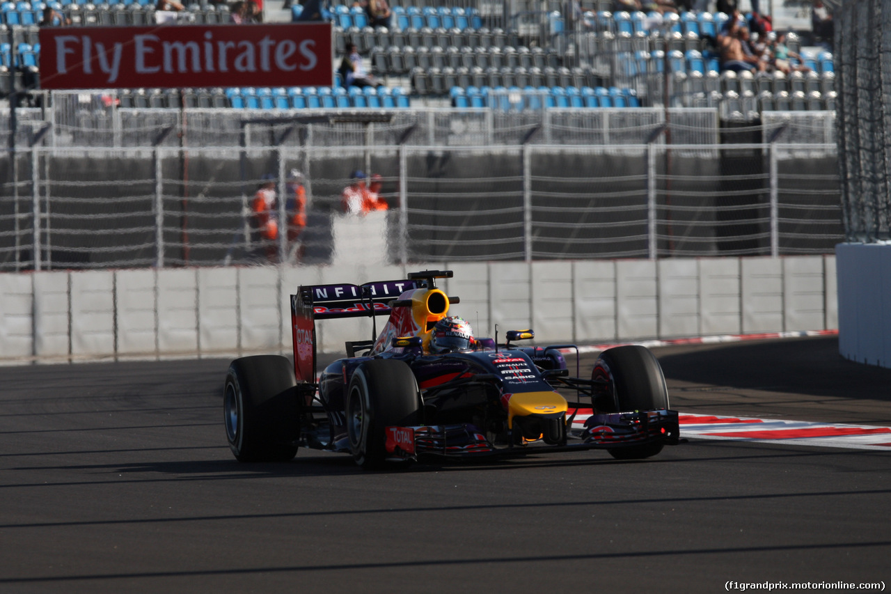 GP RUSSIA, 10.10.2015- Prove Libere 1, Sebastian Vettel (GER) Infiniti Red Bull Racing RB10