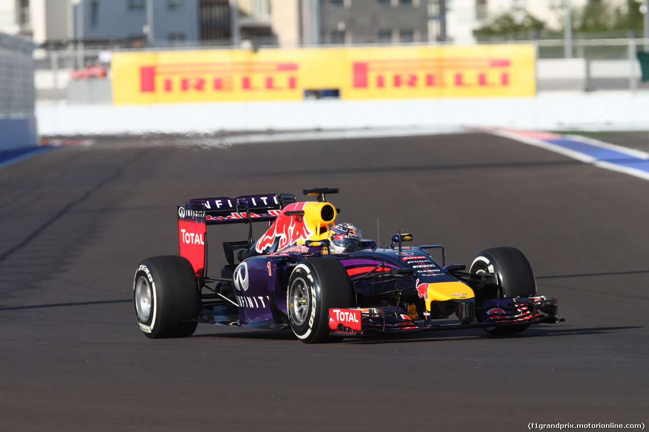 GP RUSSIA, 10.10.2015- Prove Libere 1, Sebastian Vettel (GER) Infiniti Red Bull Racing RB10