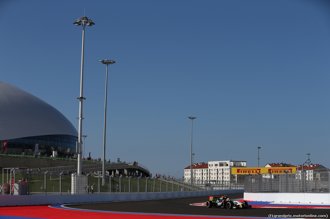 GP RUSSIA, 10.10.2015- Prove Libere 1, Sergio Perez (MEX) Sahara Force India F1 Team VJM07