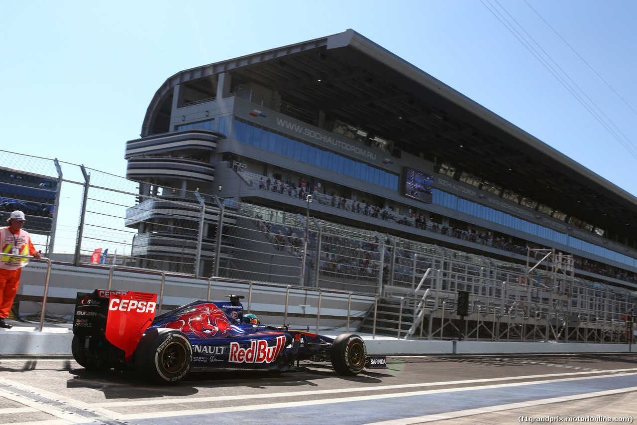 GP RUSSIA, 10.10.2015- Prove Libere 1, Jean-Eric Vergne (FRA) Scuderia Toro Rosso STR9