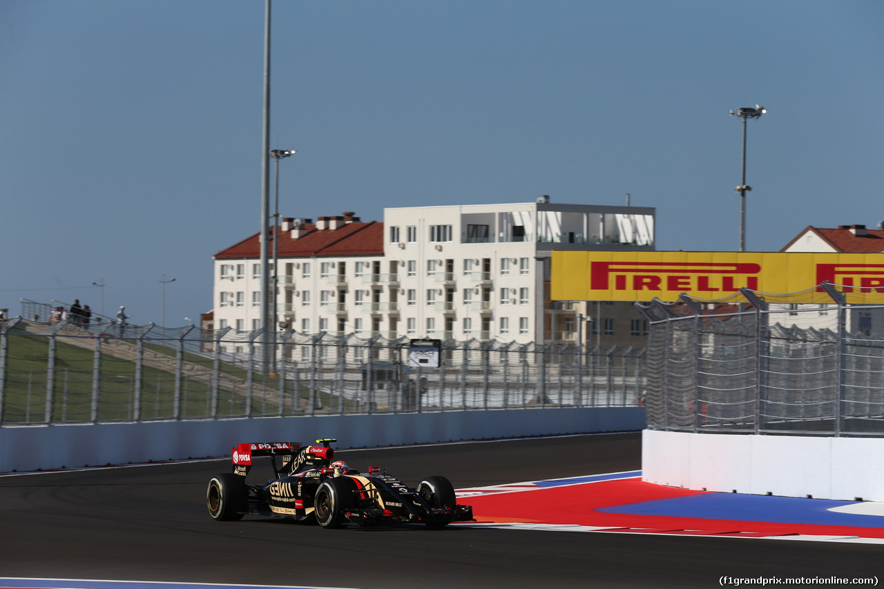 GP RUSSIA, 10.10.2015- Prove Libere 1, Pastor Maldonado (VEN) Lotus F1 Team, E22