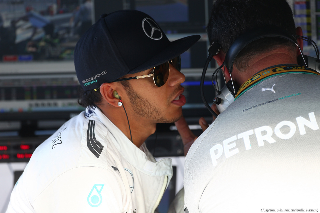 GP RUSSIA, 10.10.2015- Prove Libere 1, Lewis Hamilton (GBR) Mercedes AMG F1 W05
