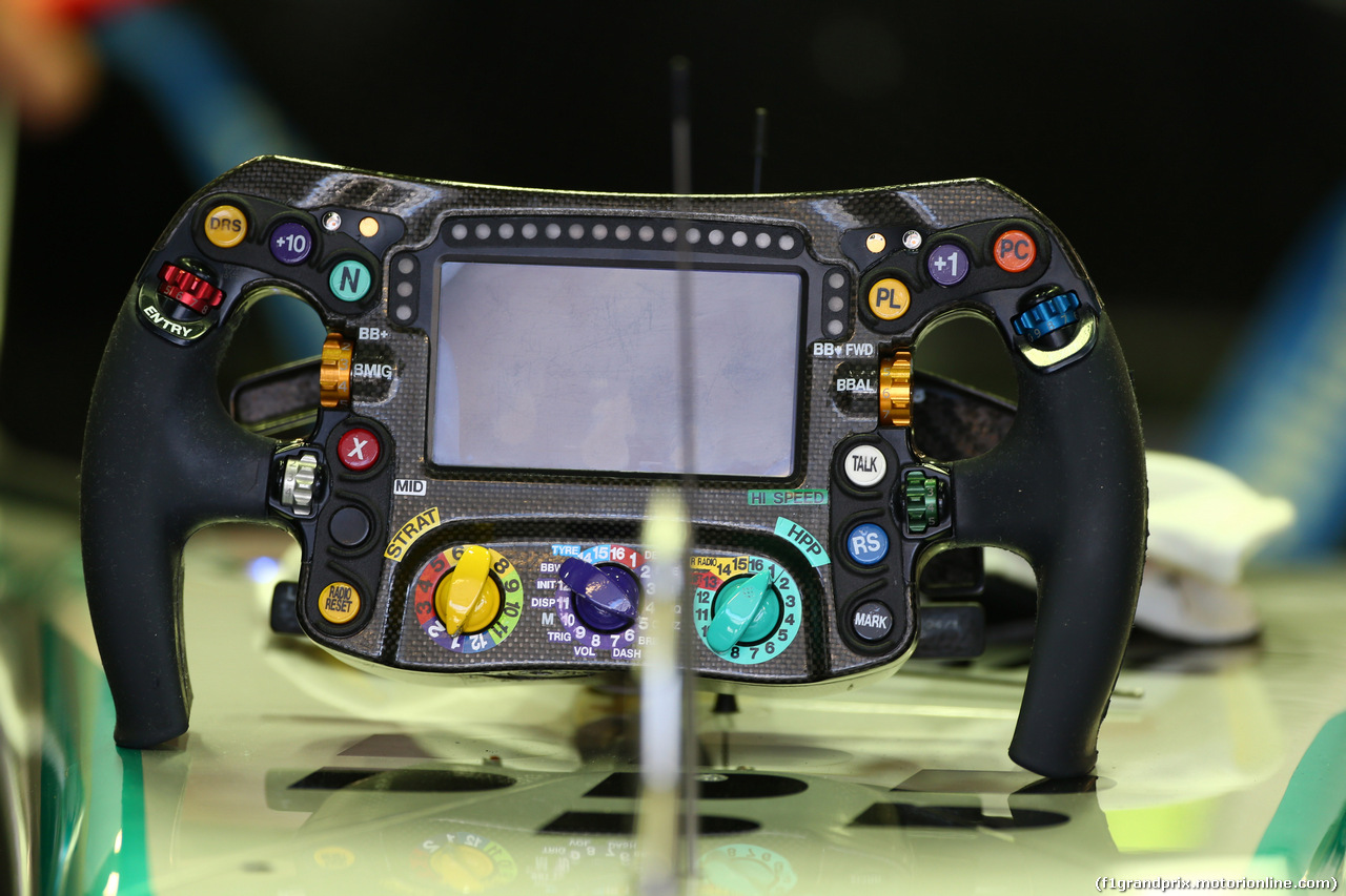 GP RUSSIA, 10.10.2015- Prove Libere 1, Mercedes AMG F1 W05 steerling wheel