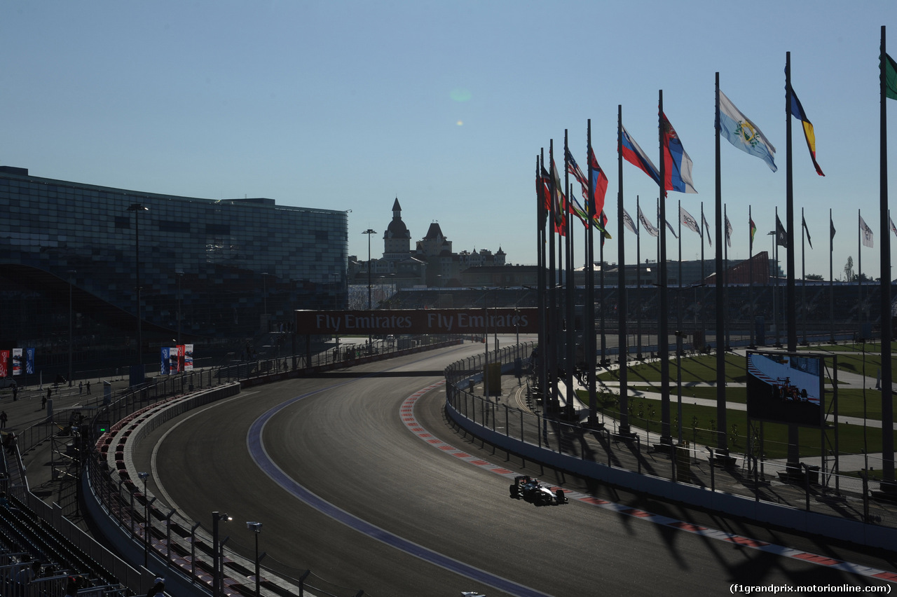 GP RUSSIA, 10.10.2015- Prove Libere 1, Kevin Magnussen (DEN) McLaren Mercedes MP4-29