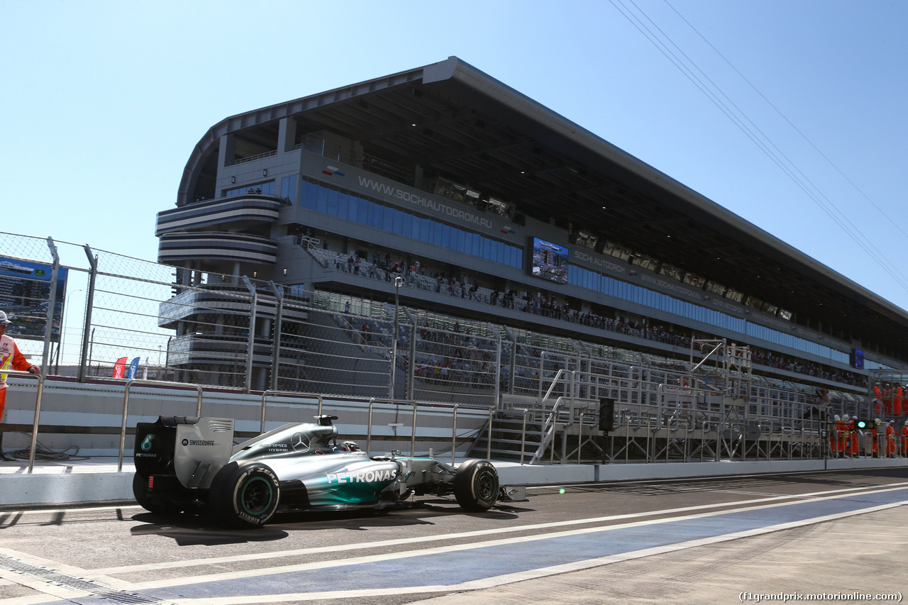 GP RUSSIA, 10.10.2015- Prove Libere 1, Lewis Hamilton (GBR) Mercedes AMG F1 W05