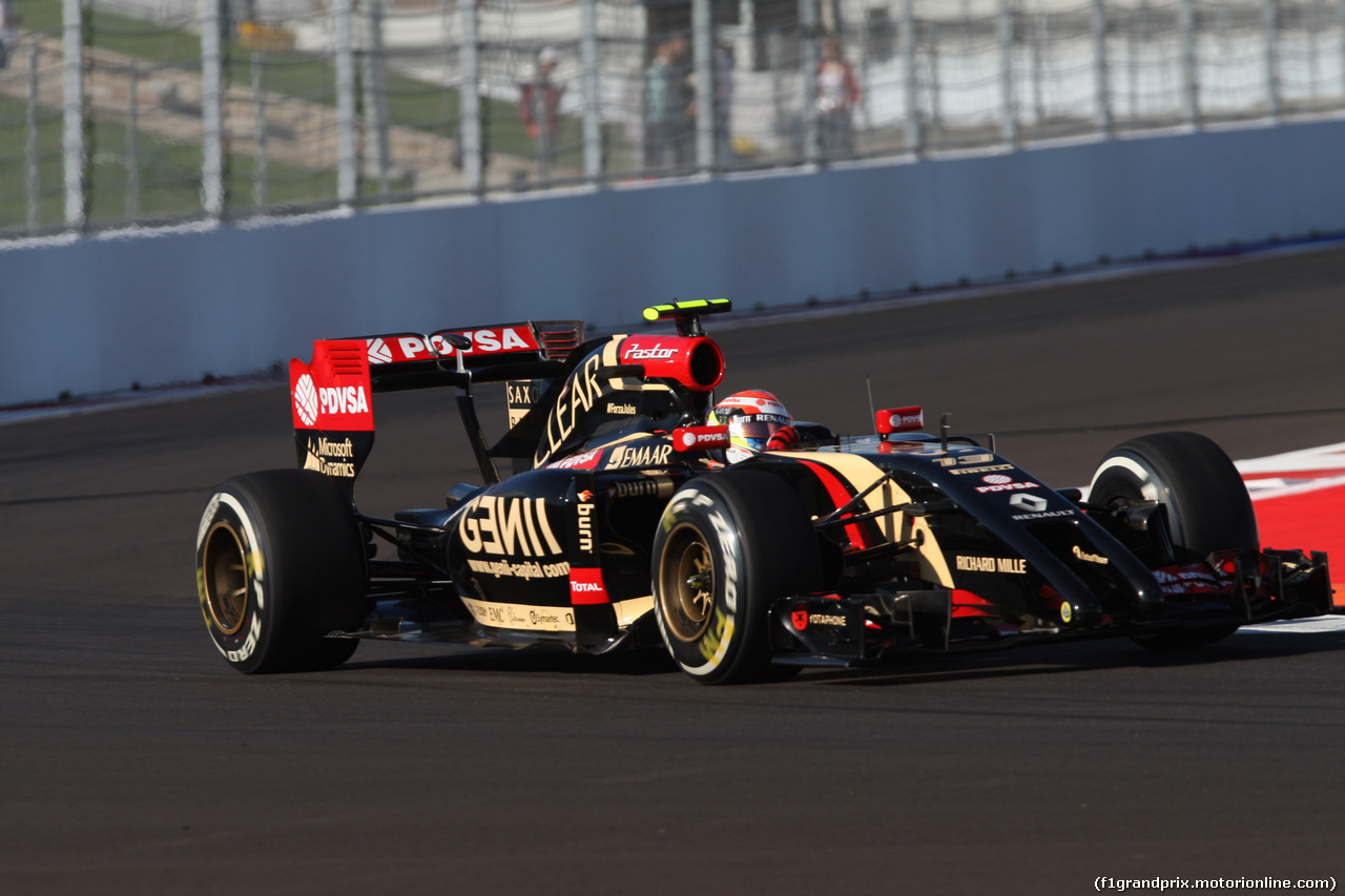 GP RUSSIA, 10.10.2015- Prove Libere 1, Pastor Maldonado (VEN) Lotus F1 Team, E22