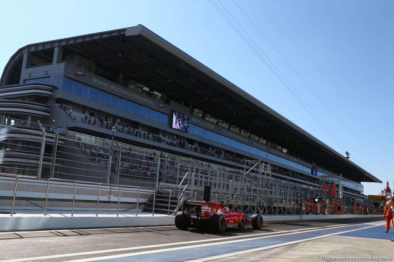 GP RUSSIA, 10.10.2015- Prove Libere 1, Kimi Raikkonen (FIN) Ferrari F14T