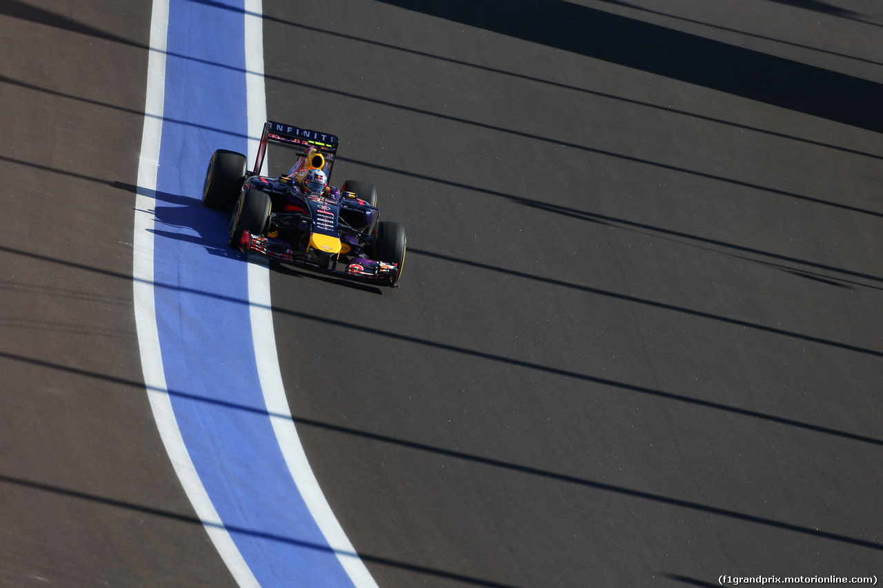 GP RUSSIA, 10.10.2015- Prove Libere 2, Daniel Ricciardo (AUS) Infiniti Red Bull Racing RB10