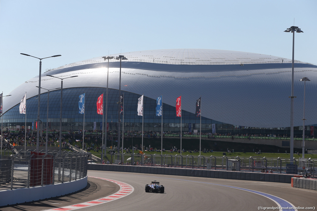 GP RUSSIA, 10.10.2015- Prove Libere 2, Sebastian Vettel (GER) Infiniti Red Bull Racing RB10