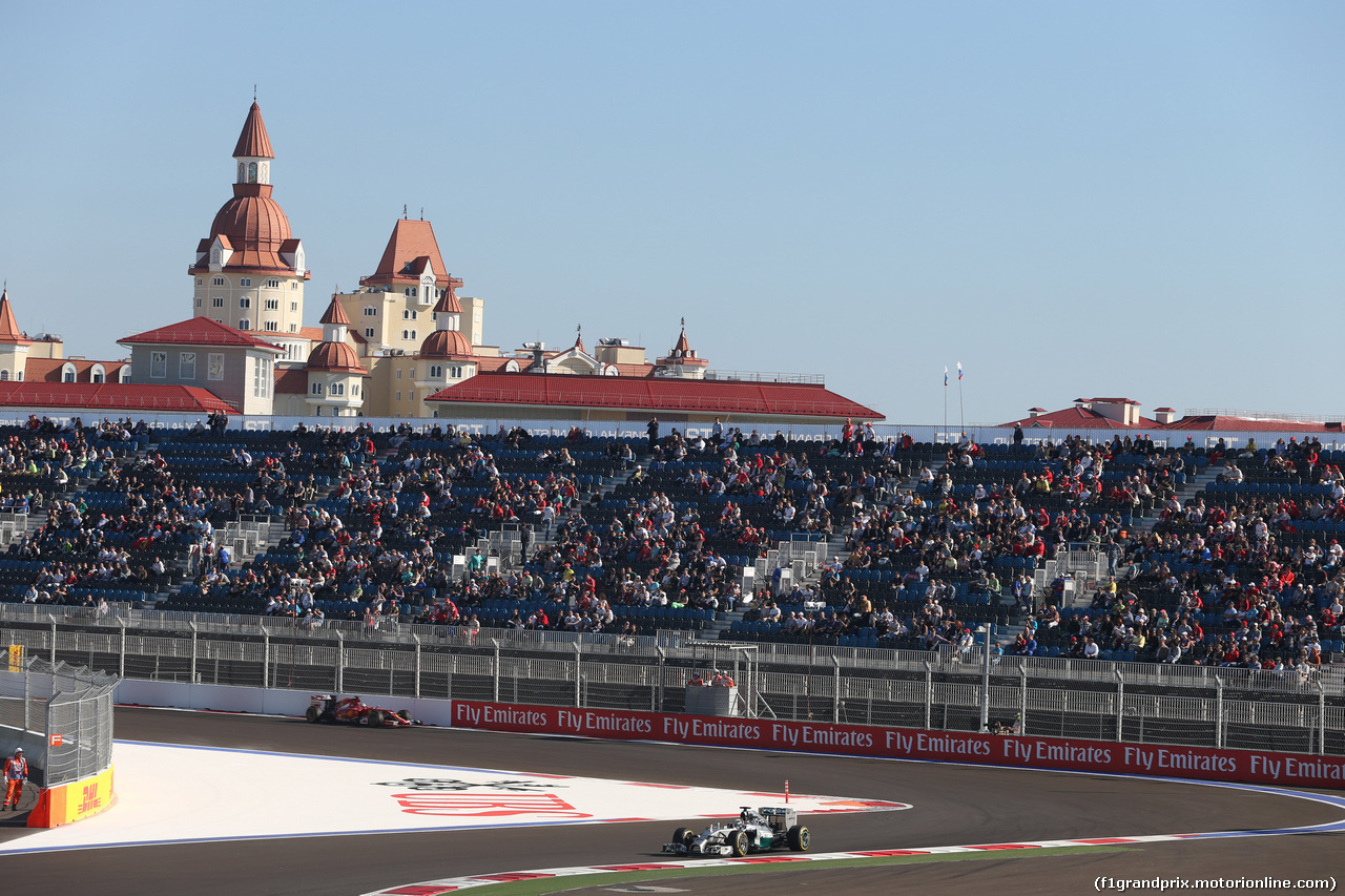 GP RUSSIA, 10.10.2015- Prove Libere 2, Lewis Hamilton (GBR) Mercedes AMG F1 W05