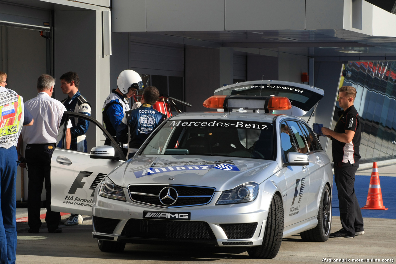 GP RUSSIA, 10.10.2015- Prove Libere 2, Medical Car