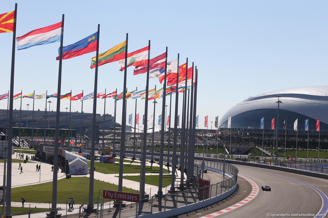 GP RUSSIA, 10.10.2015- Prove Libere 2, Jean-Eric Vergne (FRA) Scuderia Toro Rosso STR9