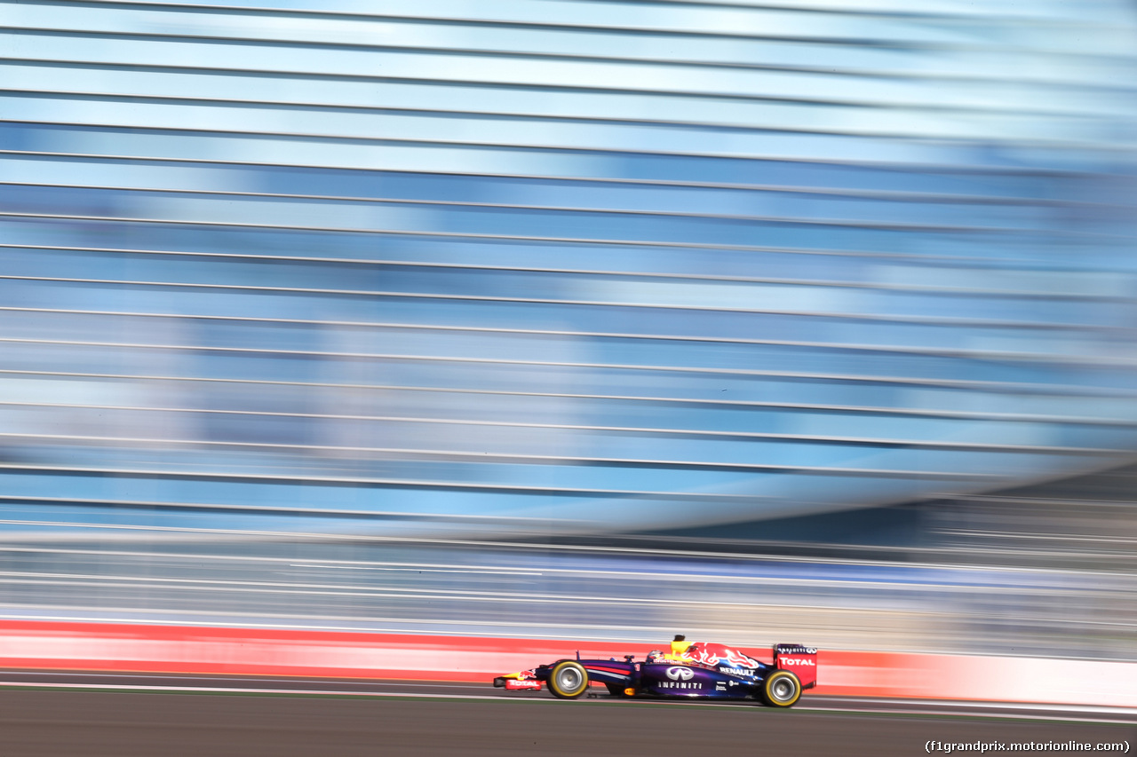 GP RUSSIA, 10.10.2015- Prove Libere 2, Sebastian Vettel (GER) Infiniti Red Bull Racing RB10