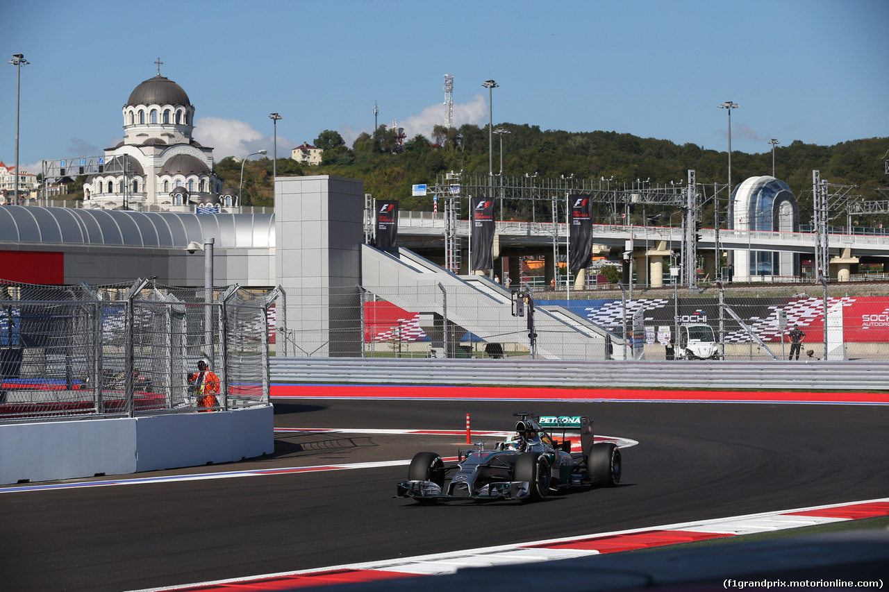 GP RUSSIA, 10.10.2015- Prove Libere 2, Lewis Hamilton (GBR) Mercedes AMG F1 W05