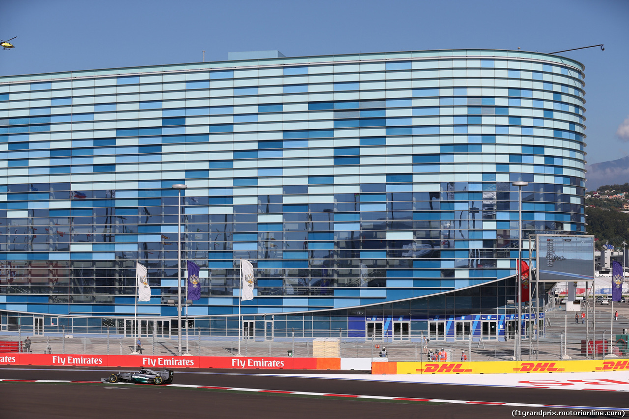 GP RUSSIA, 10.10.2015- Prove Libere 2, Lewis Hamilton (GBR) Mercedes AMG F1 W05