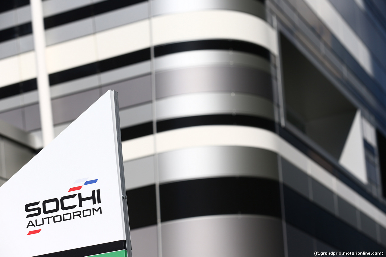 GP RUSSIA, 10.10.2015- Prove Libere 2, Sochi Paddock