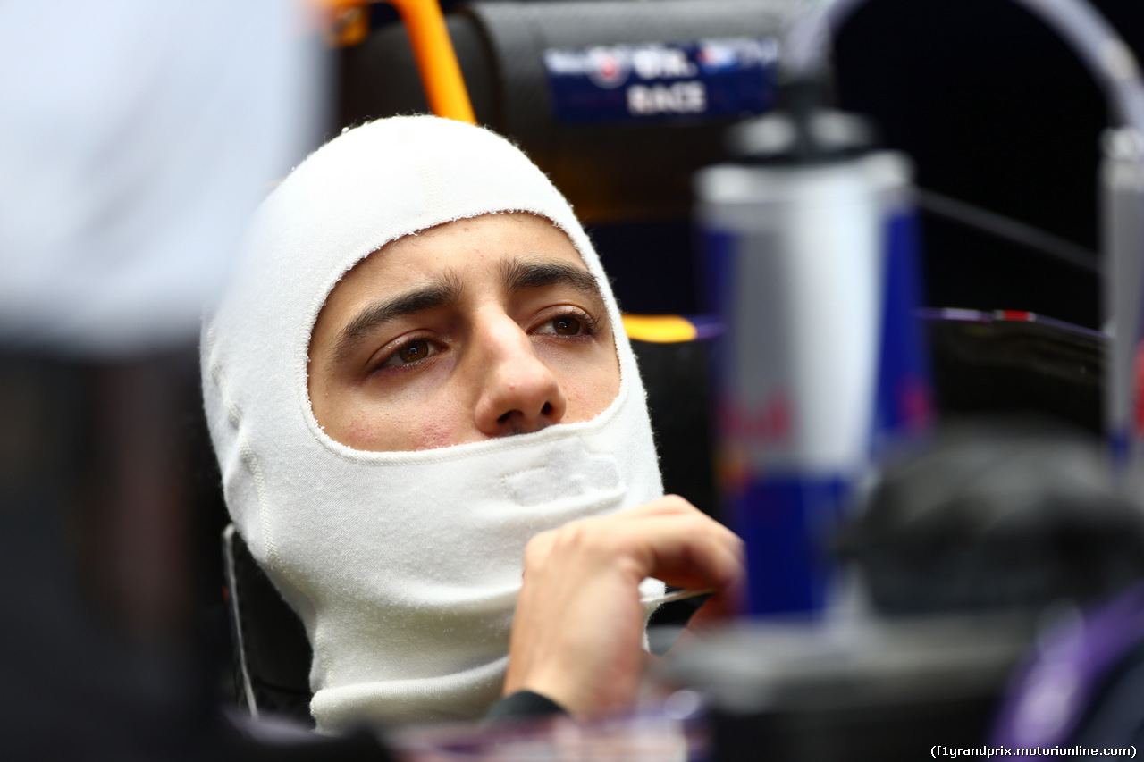 GP RUSSIA, 10.10.2015- Prove Libere 2, Daniel Ricciardo (AUS) Infiniti Red Bull Racing RB10