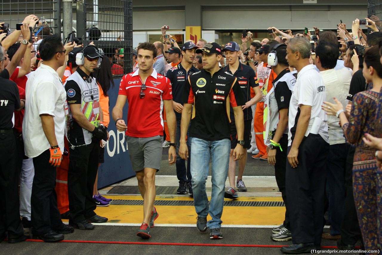 GP SINGAPORE, 21.09.2014 - Jules Bianchi (FRA) Marussia F1 Team MR03 e Pastor Maldonado (VEN) Lotus F1 Team E22