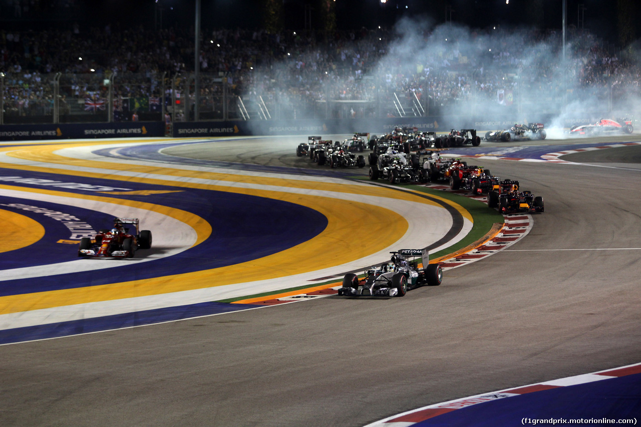 GP SINGAPORE, 21.09.2014 - Gara, Fernando Alonso (ESP) Ferrari F14-T e Lewis Hamilton (GBR) Mercedes AMG F1 W05