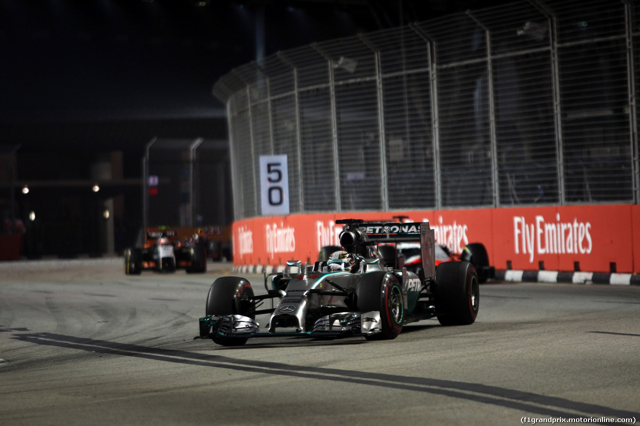 GP SINGAPORE, 21.09.2014 - Gara, Lewis Hamilton (GBR) Mercedes AMG F1 W05