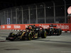 GP SINGAPORE, 21.09.2014 - Gara, Pastor Maldonado (VEN) Lotus F1 Team E22 davanti a Romain Grosjean (FRA) Lotus F1 Team E22