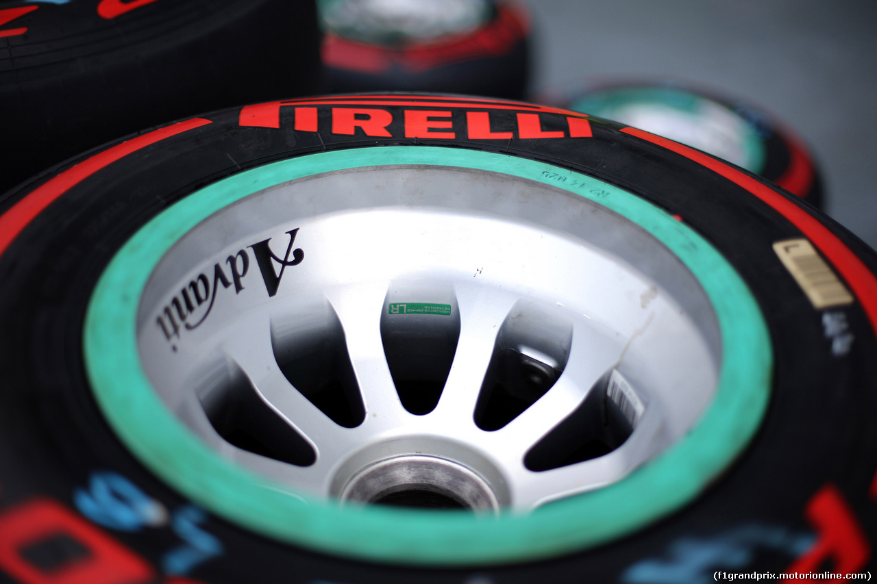 GP SINGAPORE, 18.09.2014 - Pirelli Tyres