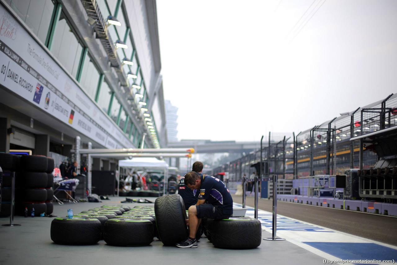 GP SINGAPORE, 18.09.2014 - Pirelli Tyres e OZ Wheels
