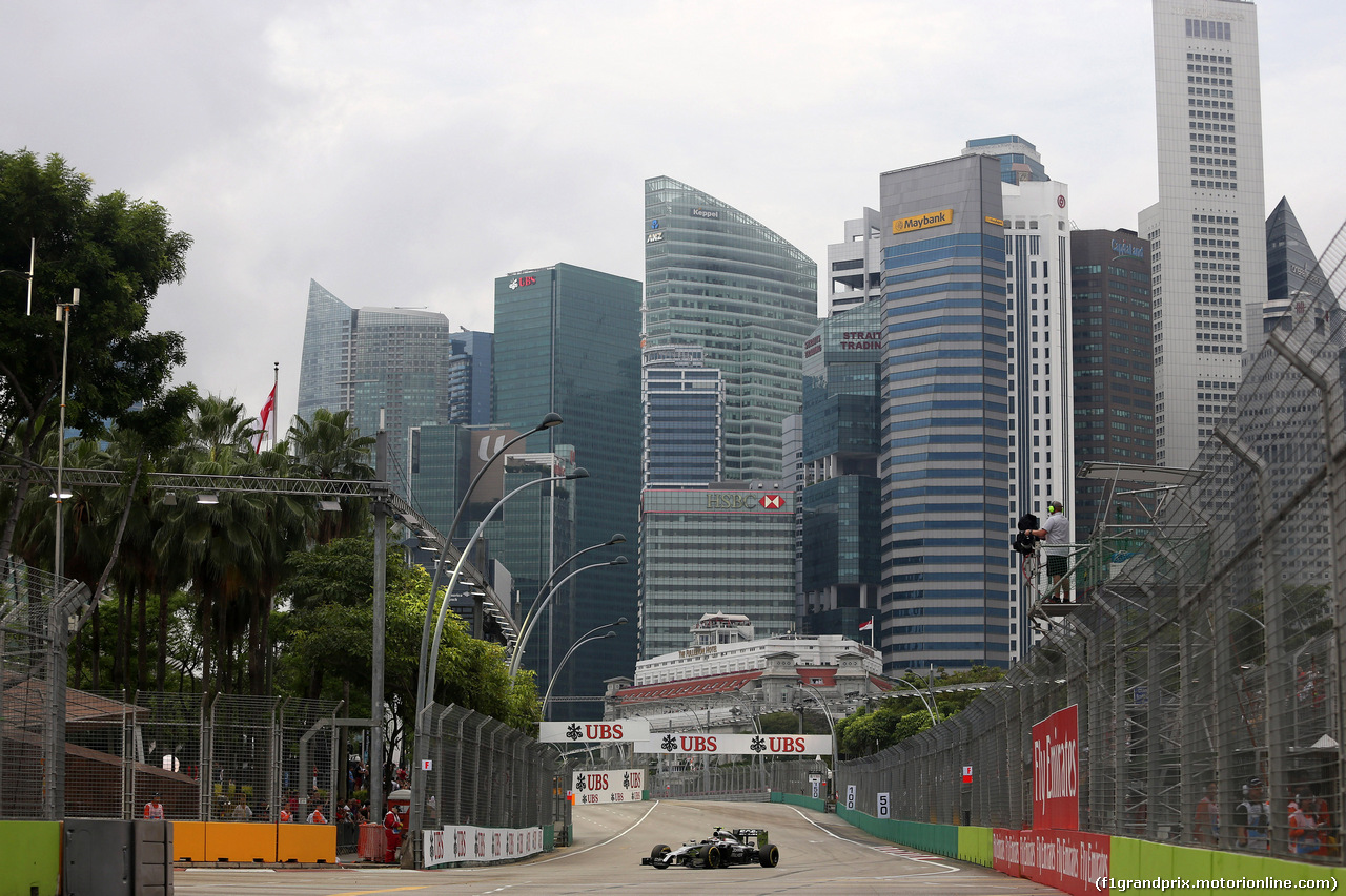 GP SINGAPORE, 20.09.2014 - Prove Libere 3, Kevin Magnussen (DEN) McLaren Mercedes MP4-29