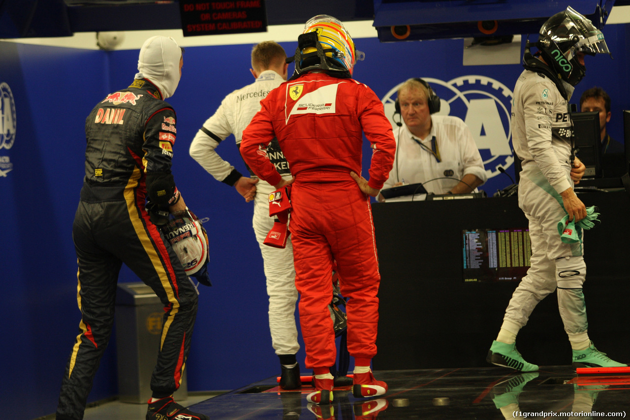GP SINGAPORE, 20.09.2014 - Qualifiche, Daniil Kvyat (RUS) Scuderia Toro Rosso STR9, Kevin Magnussen (DEN) McLaren Mercedes MP4-29, Fernando Alonso (ESP) Ferrari F14-T e Nico Rosberg (GER) Mercedes AMG F1 W05