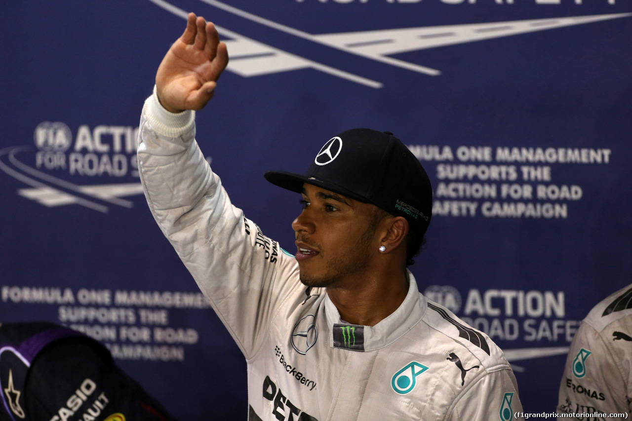 GP SINGAPORE, 20.09.2014 - Qualifiche, Lewis Hamilton (GBR) Mercedes AMG F1 W05 pole position