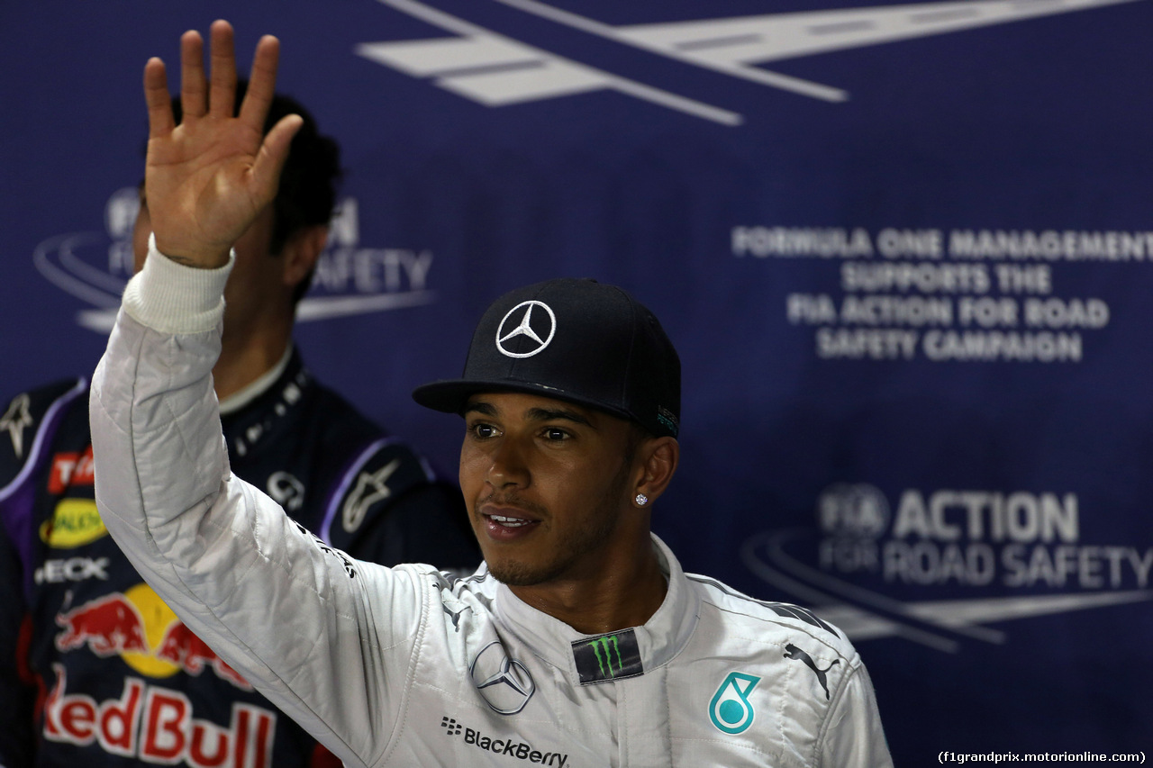 GP SINGAPORE, 20.09.2014 - Qualifiche, Lewis Hamilton (GBR) Mercedes AMG F1 W05 pole position